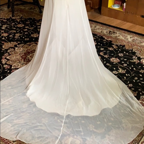 Wedding Dress, worn one time 😊 Grecian Style - Picture 5 of 6
